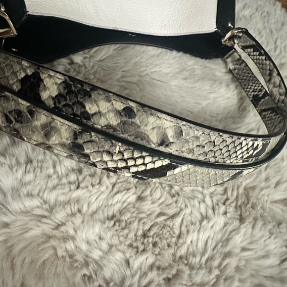 Kate Spade Leila triple compartment shoulder bag with matching wallet - Picture 4 of 16